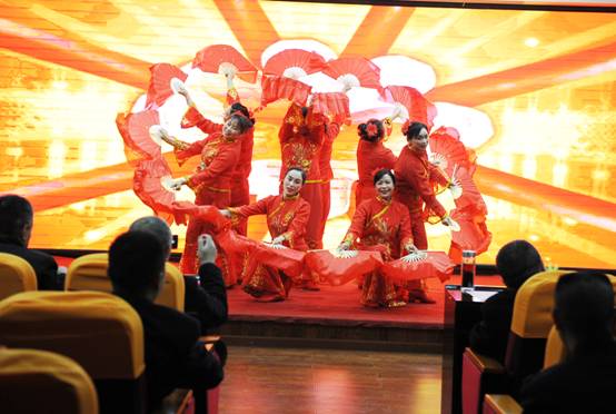 瀘州公司舉辦30周年慶職工文藝匯演舞蹈《歡聚一堂》